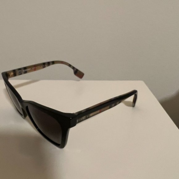 NEW Burberry Check Detail Square Frame Sunglasses main image 5